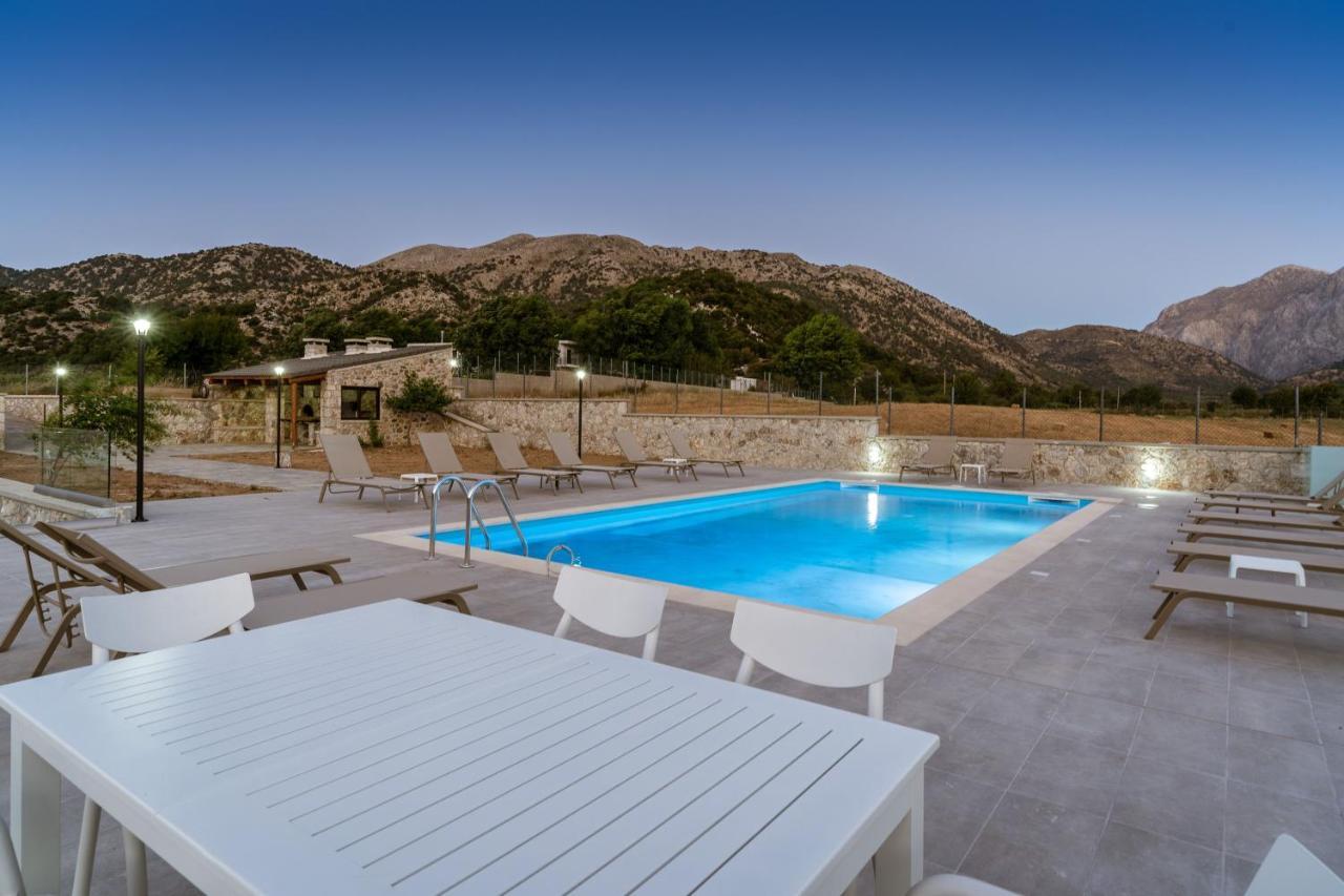 Vila Village *